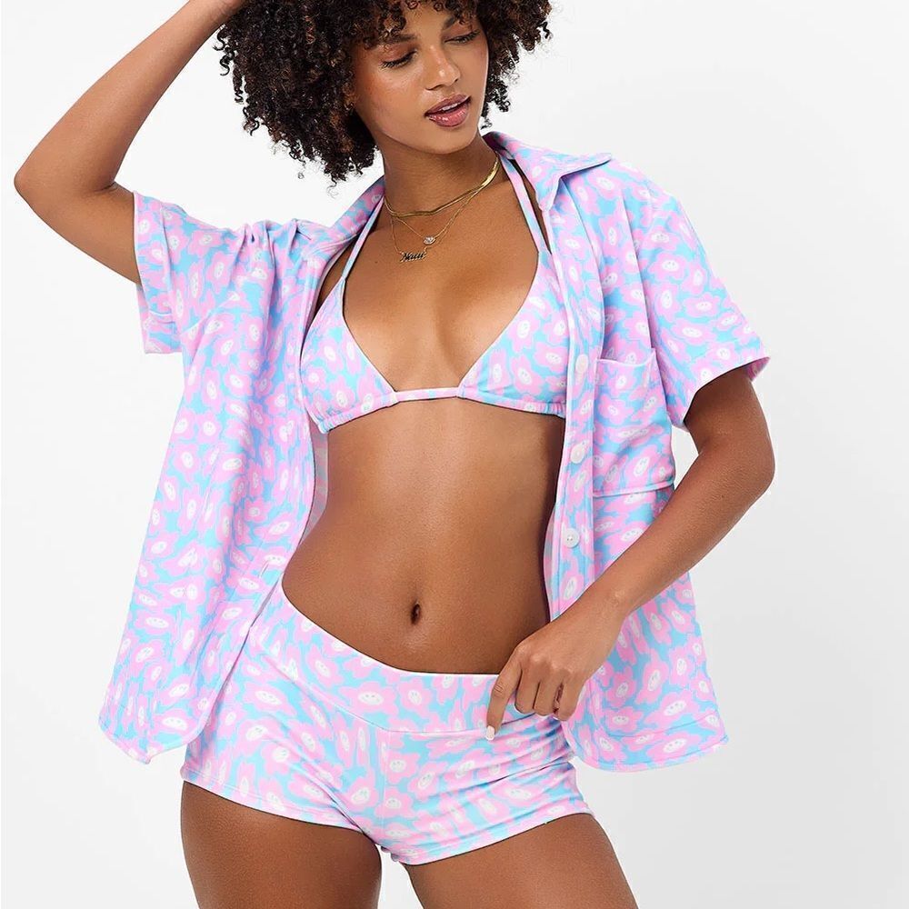 Frankie’s Bikinis Coco Terry Button Up Short Sleeve Shirt in Daisy Dream size XS